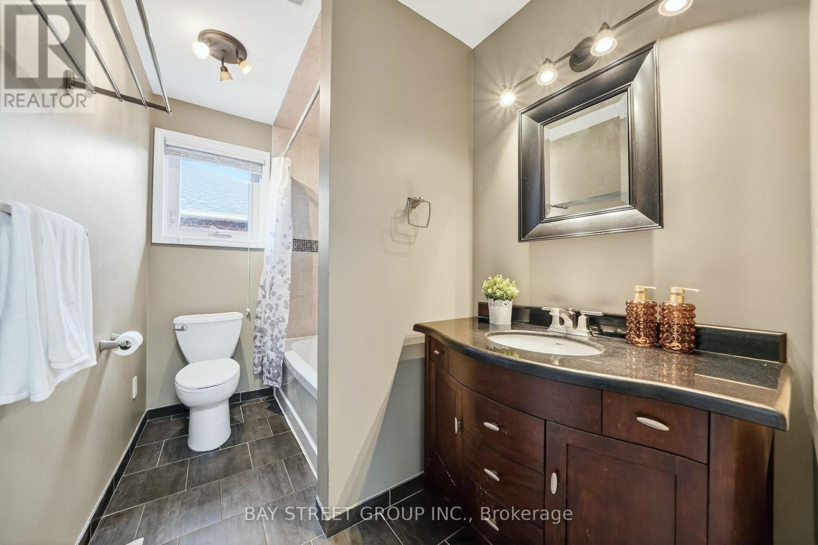 97 Bishop Drive, Barrie, Ontario  L4N 7P4 - Photo 20 - S12968768