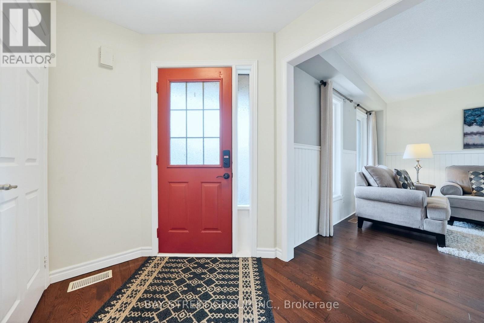 97 Bishop Drive, Barrie, Ontario  L4N 7P4 - Photo 5 - S12968768