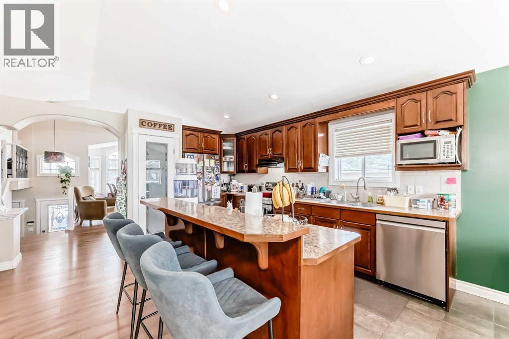 172 Sunset Heights, Crossfield, Alberta  T0M 0S0 - Photo 5 - A2299529