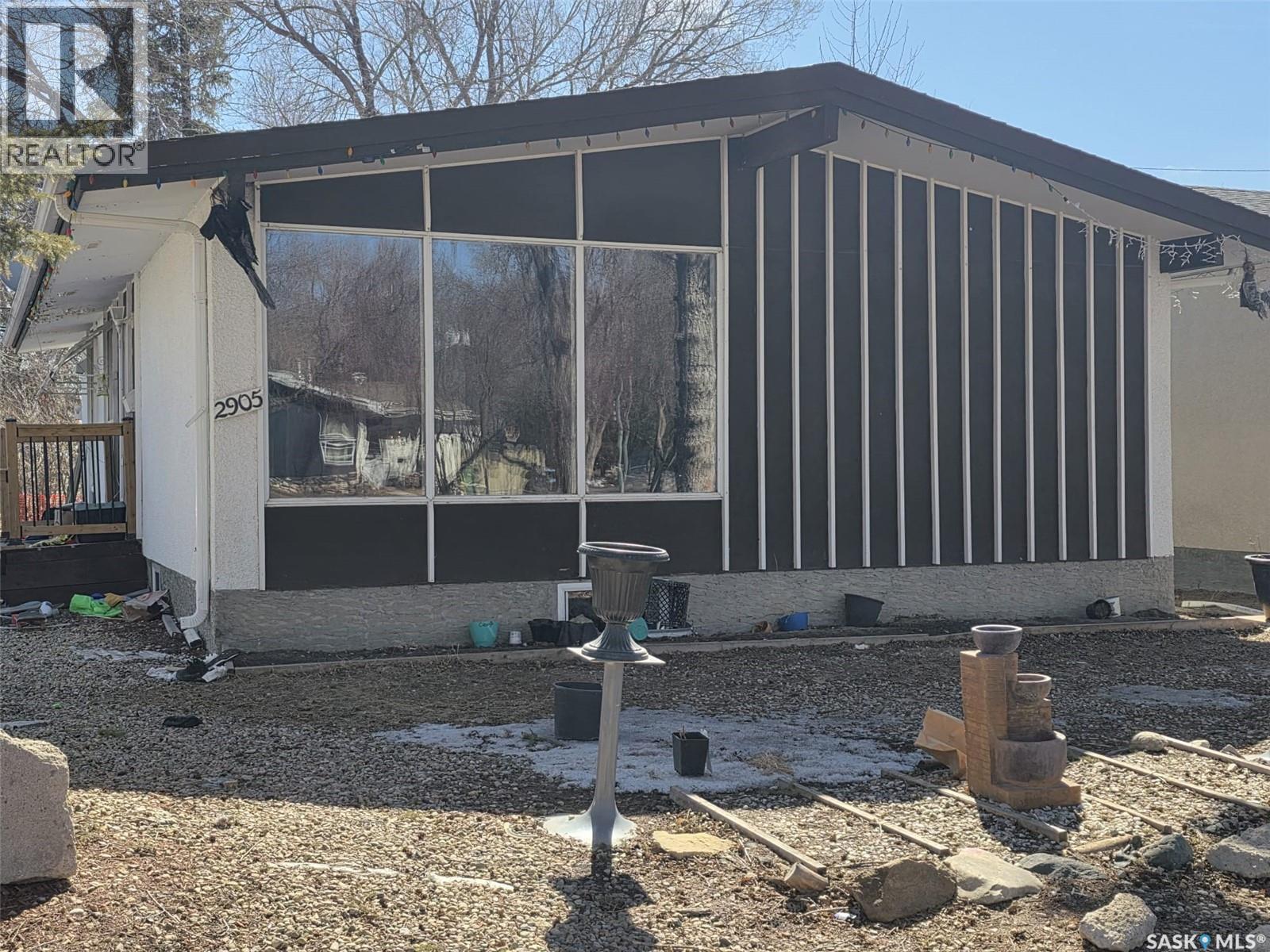 2905 GRANT ROAD, Regina, Saskatchewan