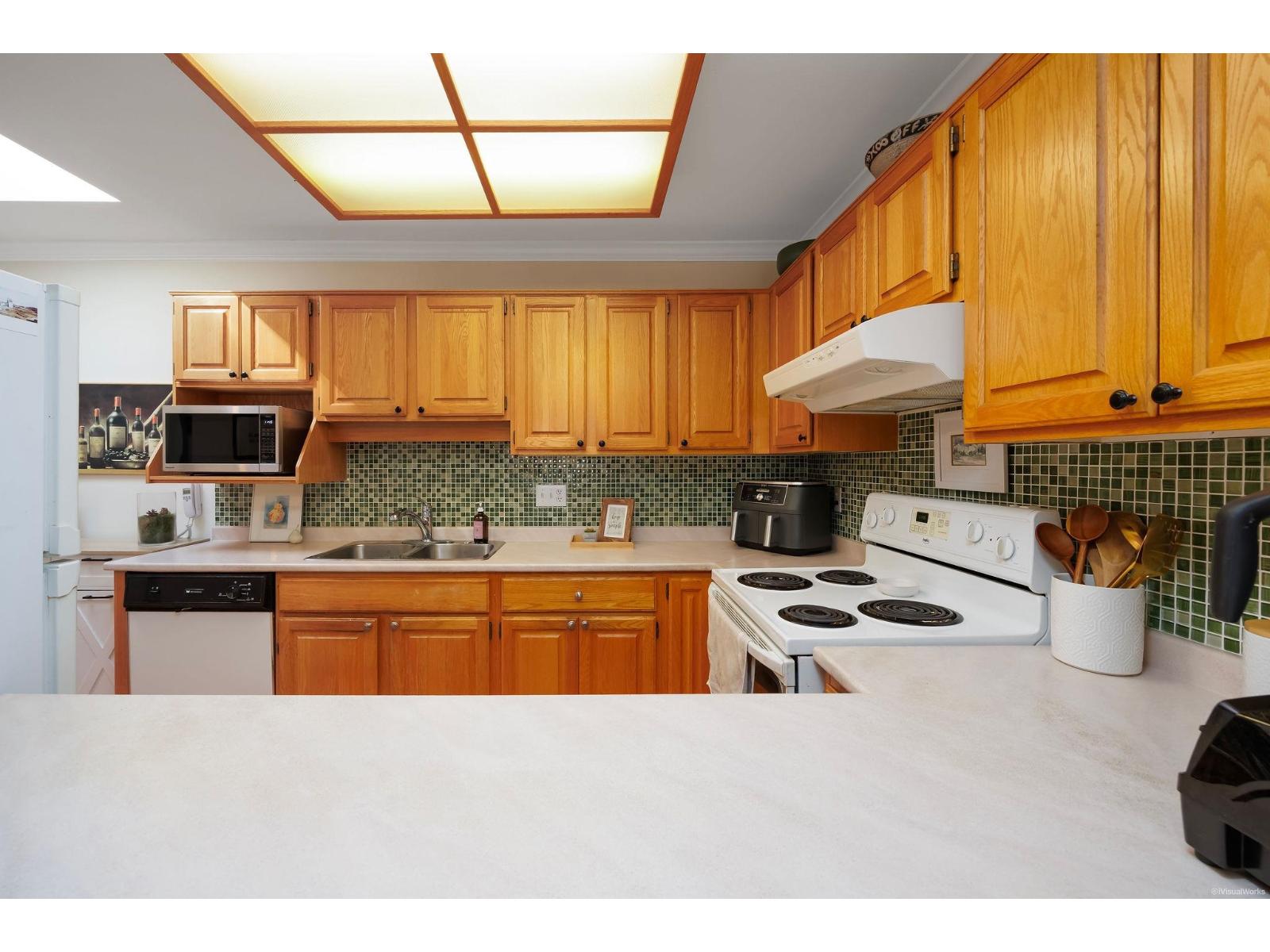 303 1500 Merklin Street, White Rock, British Columbia V4B 4C5 - Photo 7 - R3107648