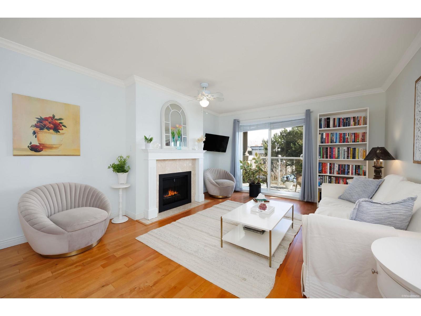 303 1500 Merklin Street, White Rock, British Columbia V4B 4C5 - Photo 3 - R3107648