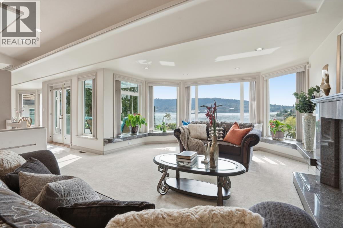 4493 Epps Avenue, North Vancouver, British Columbia  V7G 1G2 - Photo 11 - R3107712