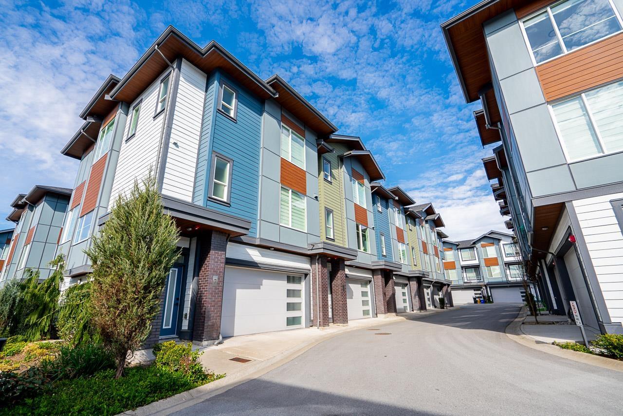 8 20763 76 Avenue, Langley, British Columbia V2Y 3N8 - Photo 3 - R3107685