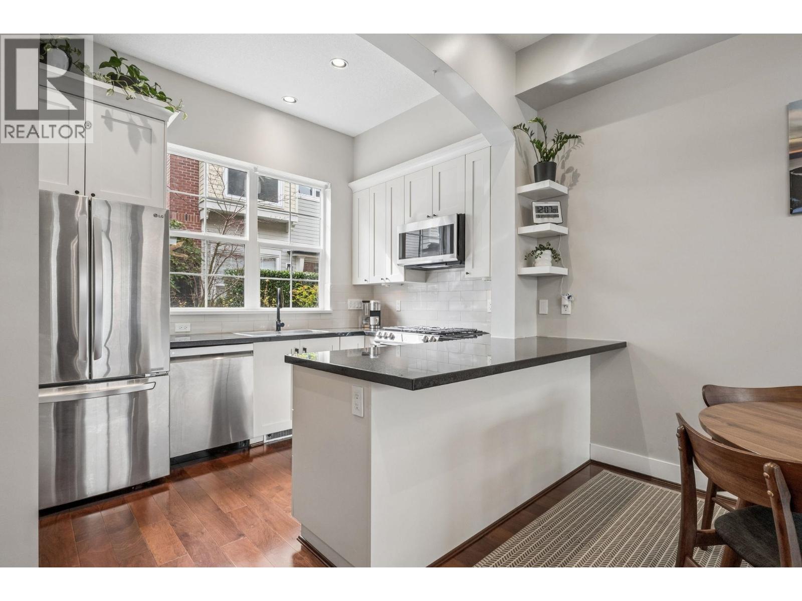 755 W 42 Avenue, Vancouver, British Columbia  V5Z 2N8 - Photo 3 - R3107465