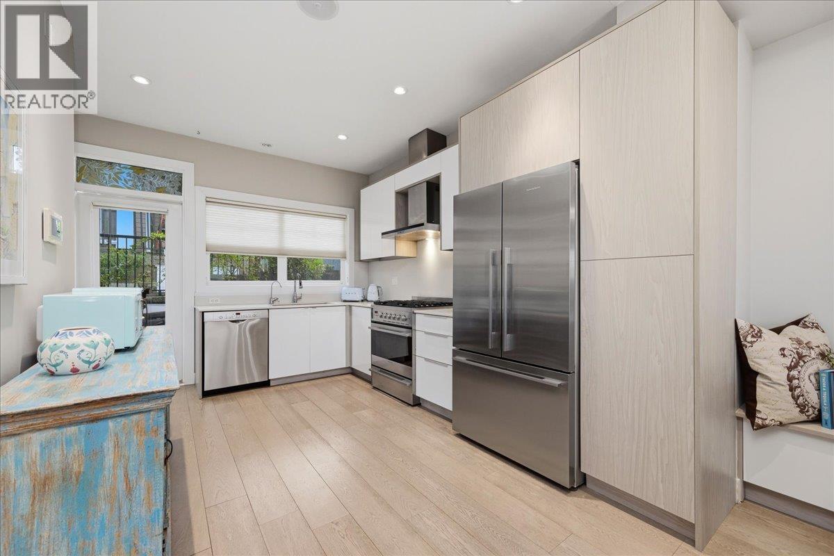 210 W 5th Street, North Vancouver, British Columbia V7M 1K1 - Photo 11 - R3107730