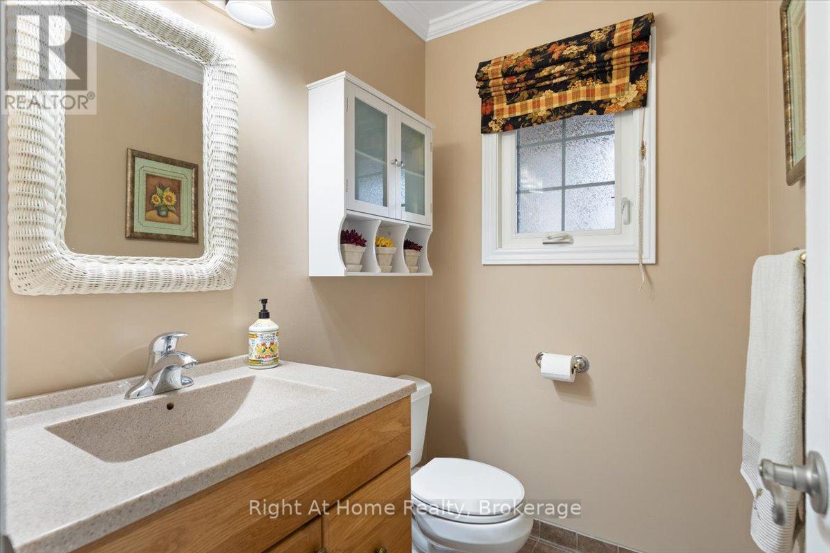 437 Shoreacres Road, Burlington, Ontario  L7L 5N2 - Photo 17 - W12968808