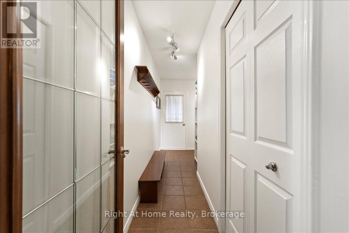 437 Shoreacres Road, Burlington, Ontario  L7L 5N2 - Photo 18 - W12968808