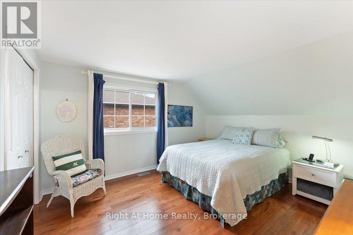 437 Shoreacres Road, Burlington, Ontario  L7L 5N2 - Photo 25 - W12968808