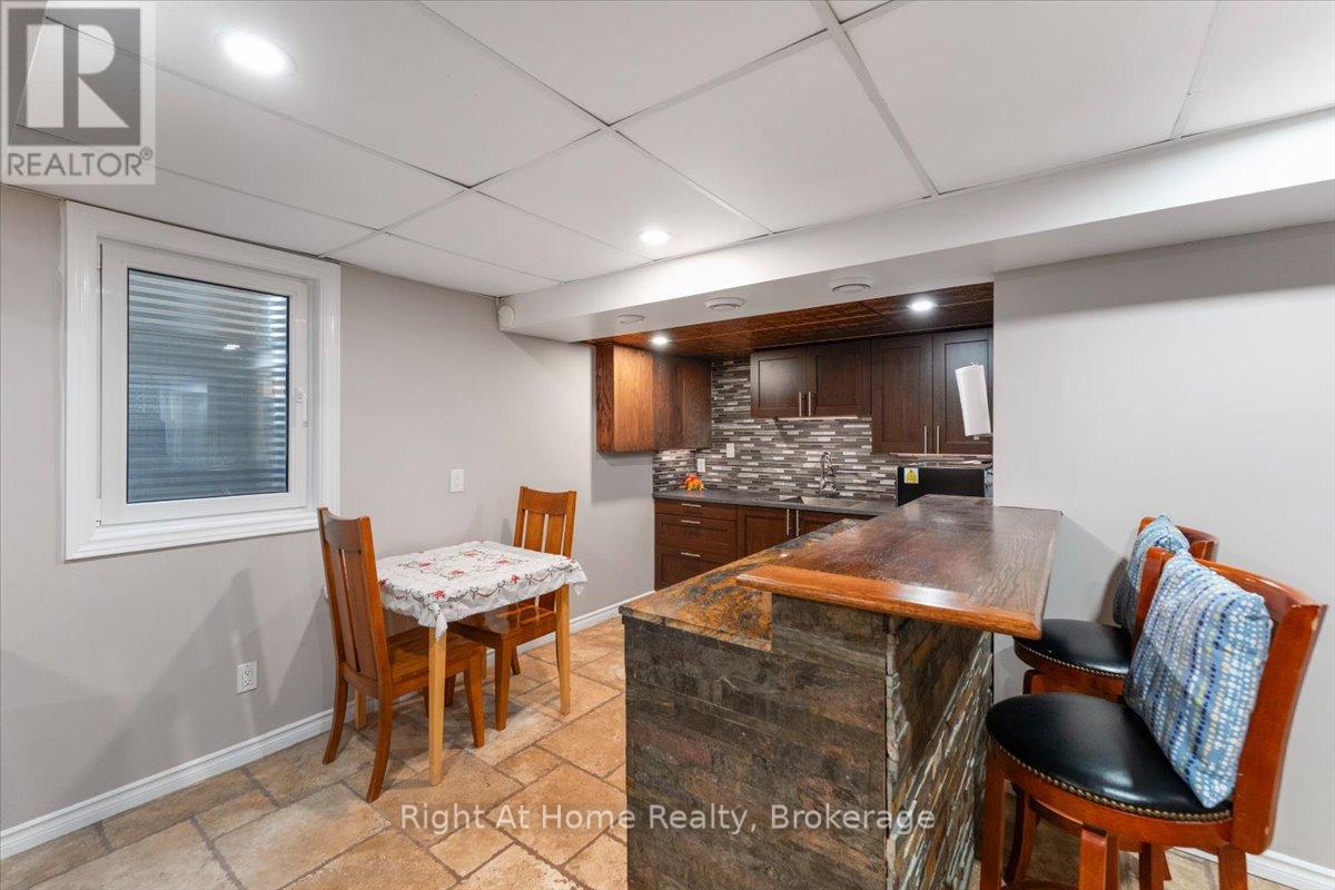 437 Shoreacres Road, Burlington, Ontario  L7L 5N2 - Photo 35 - W12968808