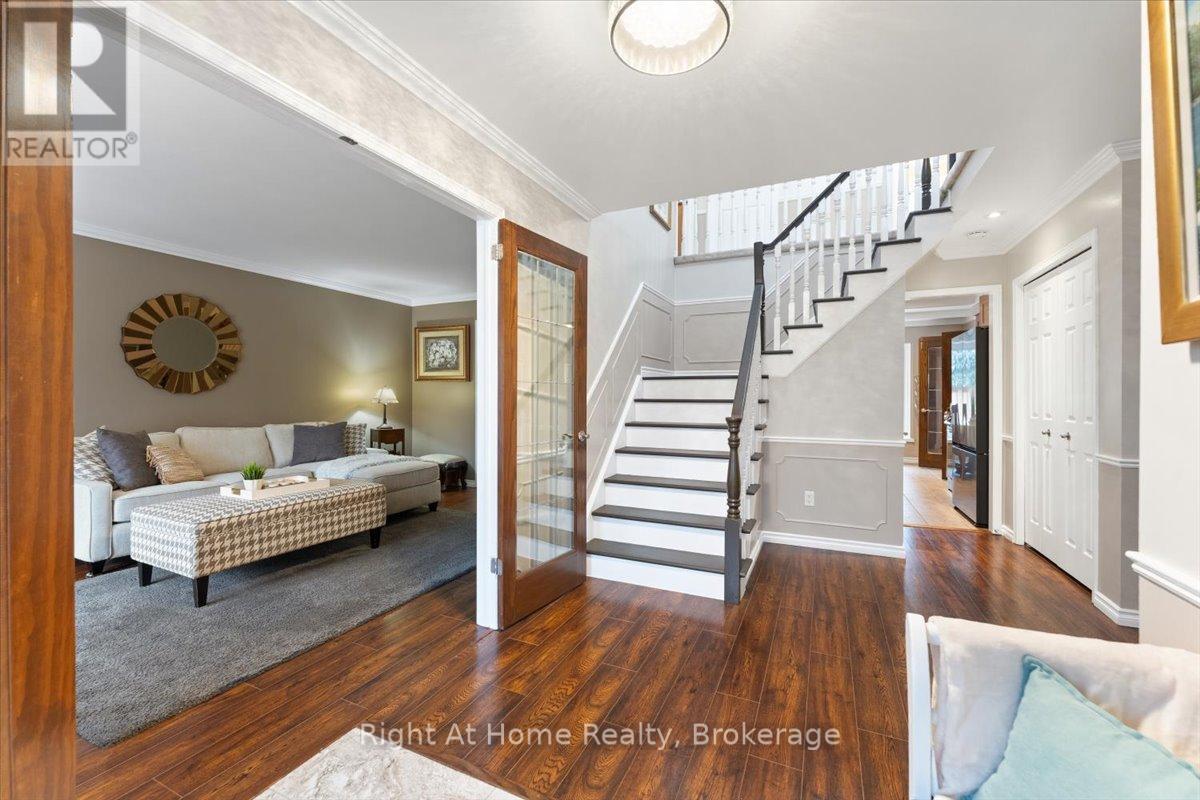 437 Shoreacres Road, Burlington, Ontario  L7L 5N2 - Photo 5 - W12968808