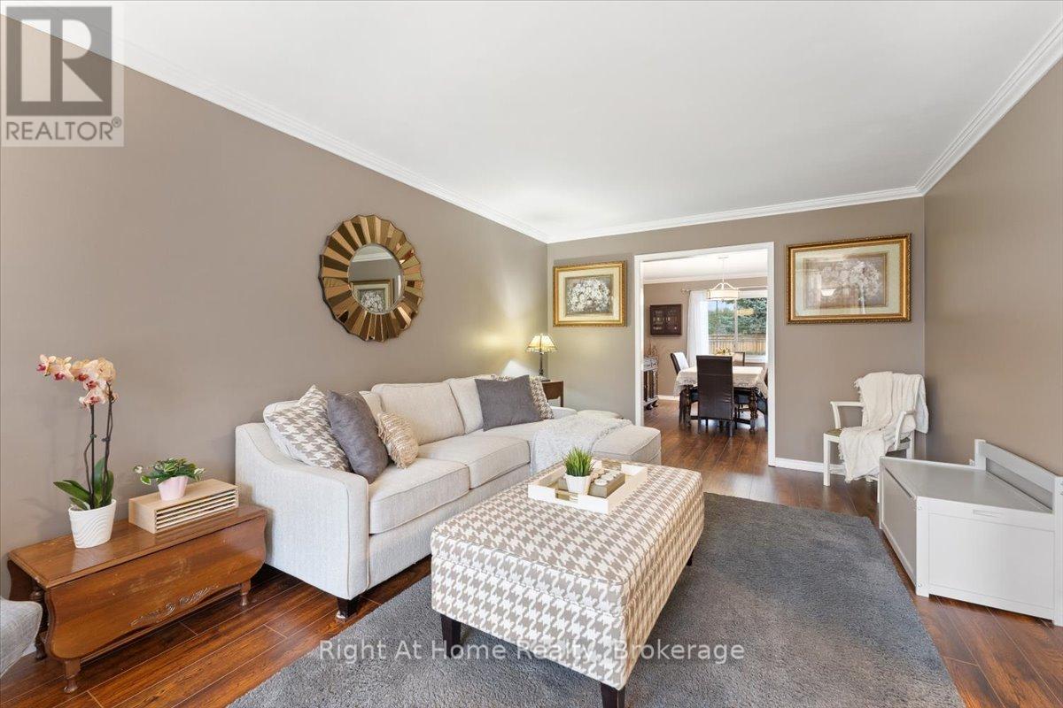 437 Shoreacres Road, Burlington, Ontario  L7L 5N2 - Photo 8 - W12968808