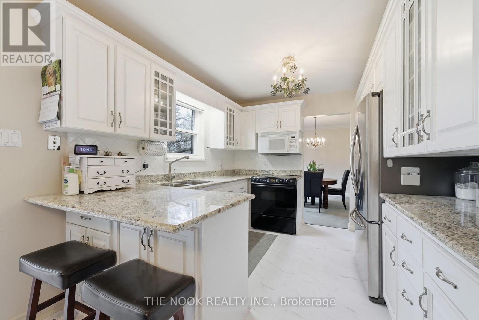 497 Samuel Harper Court, East Gwillimbury (Mt Albert), Ontario  L0G 1M0 - Photo 16 - N12968858