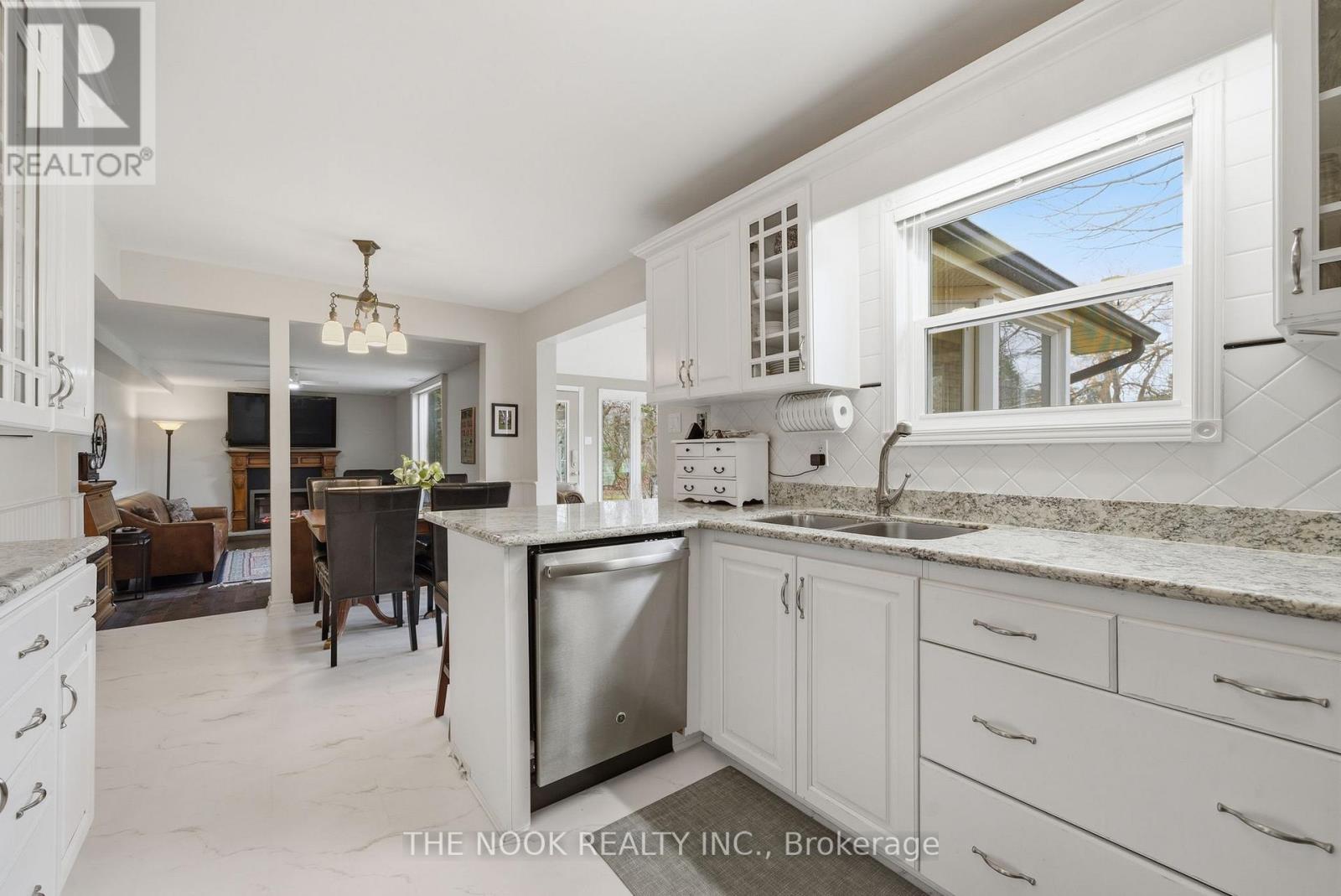 497 Samuel Harper Court, East Gwillimbury (Mt Albert), Ontario  L0G 1M0 - Photo 17 - N12968858