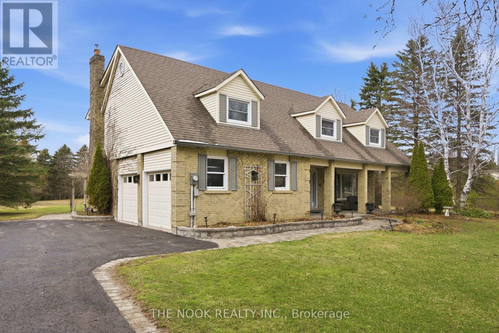 497 Samuel Harper Court, East Gwillimbury (Mt Albert), Ontario  L0G 1M0 - Photo 2 - N12968858