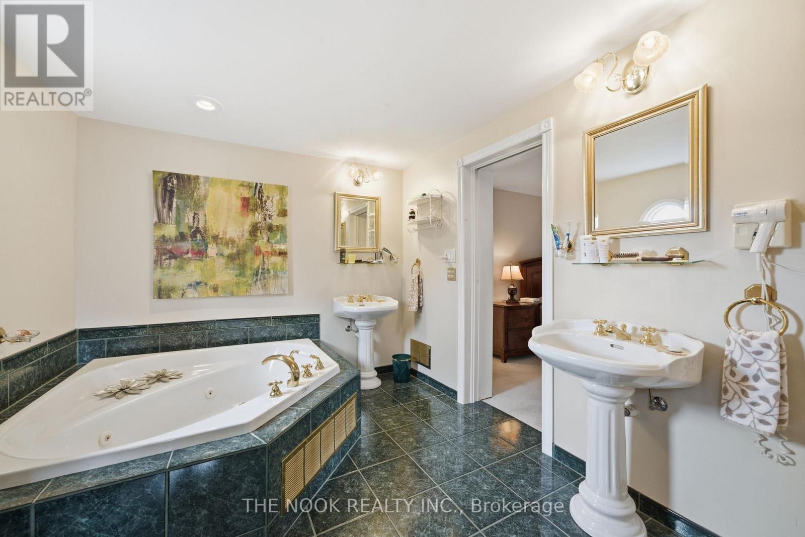 497 Samuel Harper Court, East Gwillimbury (Mt Albert), Ontario  L0G 1M0 - Photo 25 - N12968858