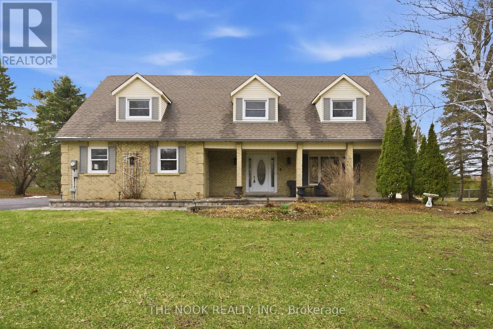 497 Samuel Harper Court, East Gwillimbury (Mt Albert), Ontario  L0G 1M0 - Photo 3 - N12968858