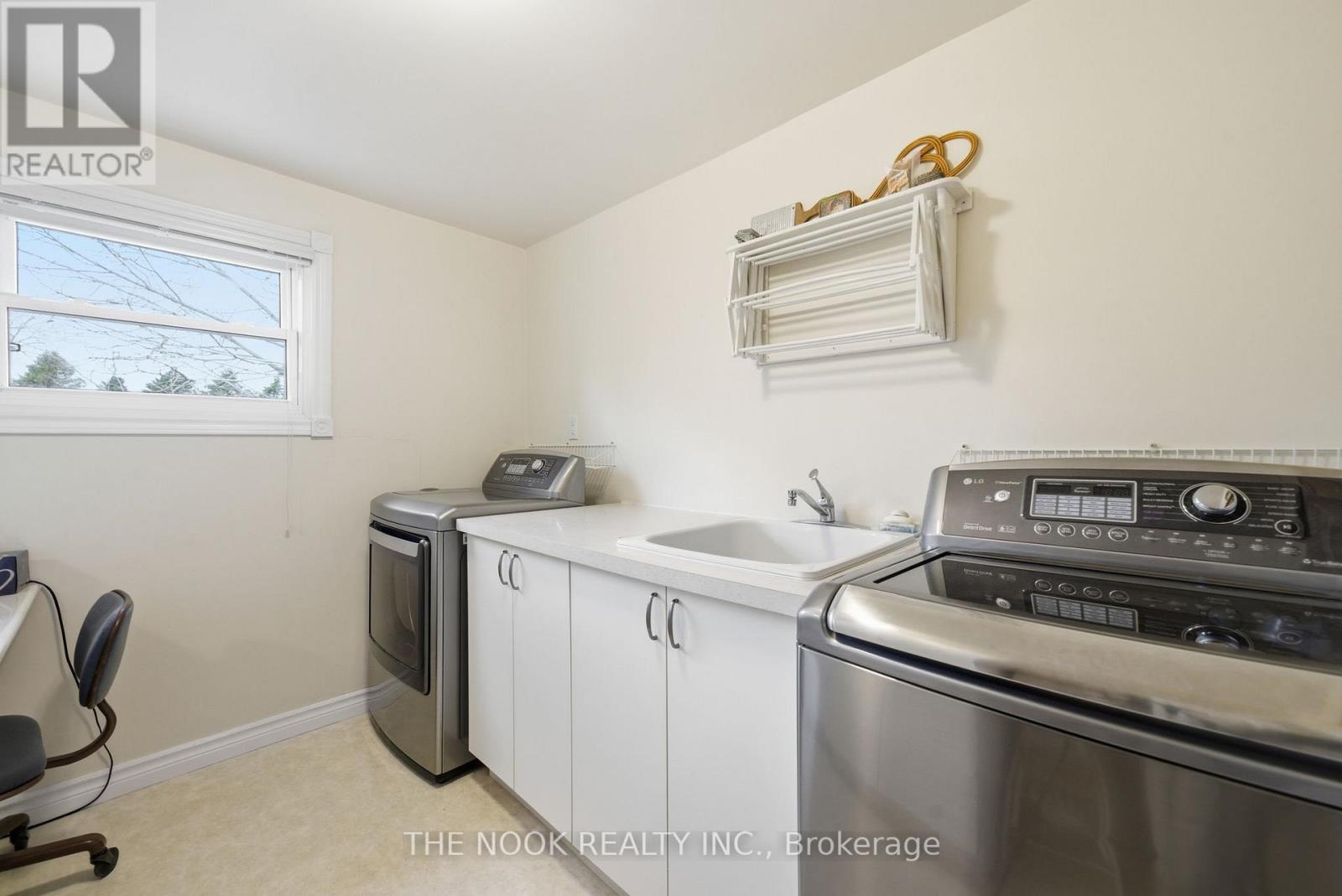 497 Samuel Harper Court, East Gwillimbury (Mt Albert), Ontario  L0G 1M0 - Photo 38 - N12968858