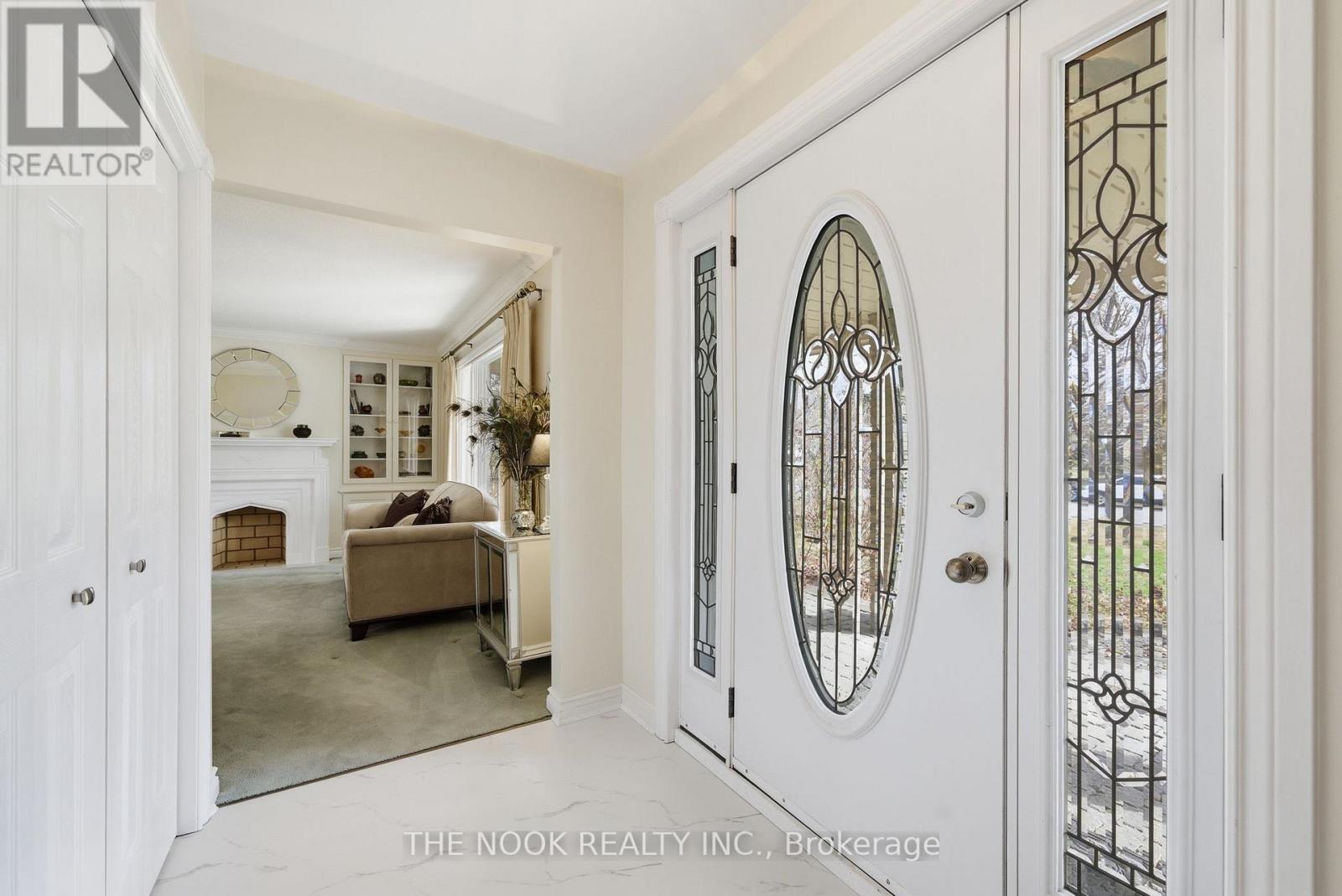 497 Samuel Harper Court, East Gwillimbury (Mt Albert), Ontario  L0G 1M0 - Photo 9 - N12968858