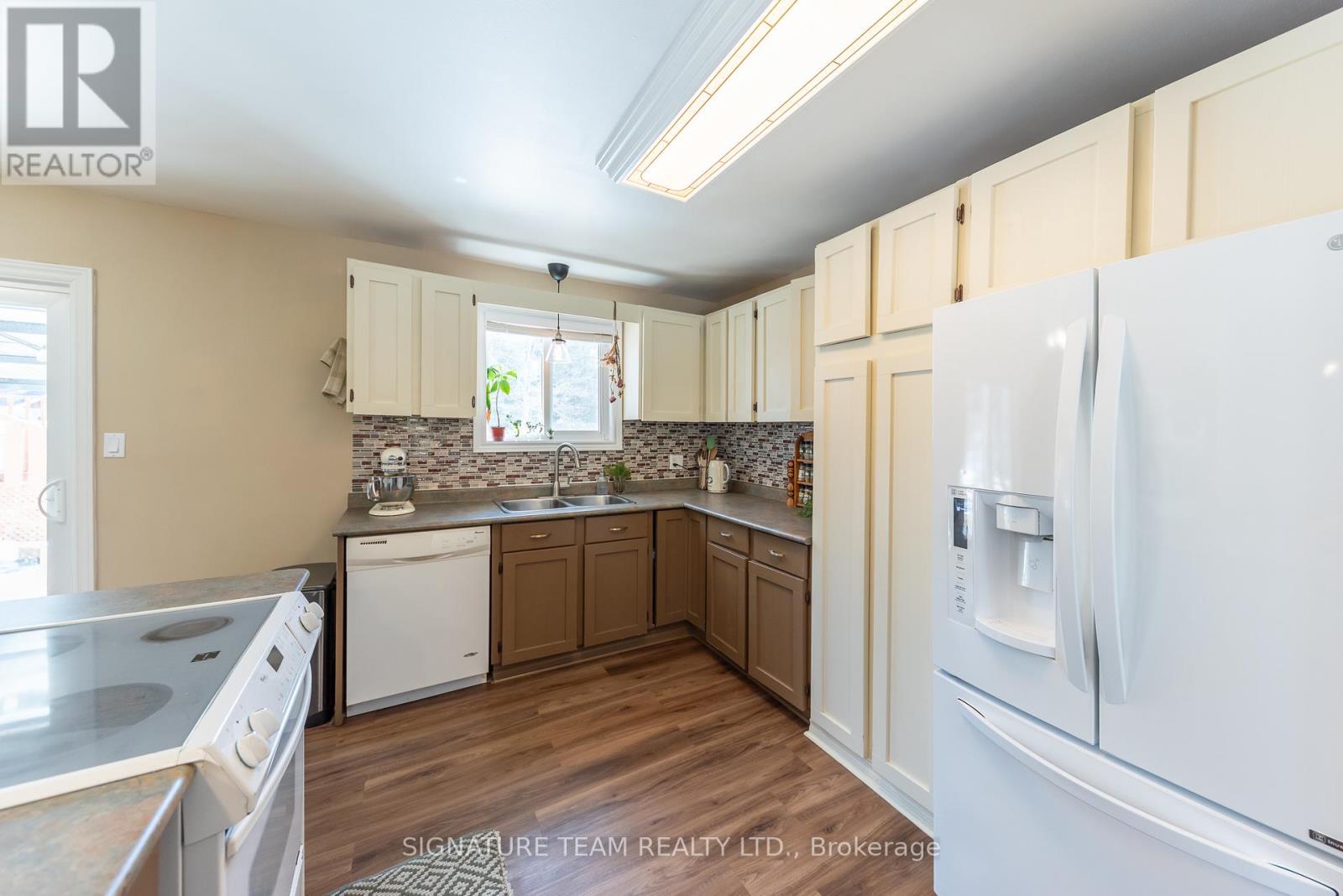 13 Mueller Crescent, Petawawa, Ontario  K8H 3E8 - Photo 10 - X12968866