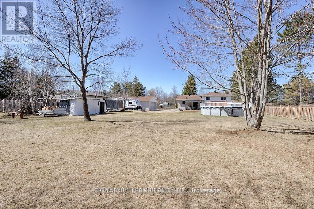13 Mueller Crescent, Petawawa, Ontario  K8H 3E8 - Photo 3 - X12968866