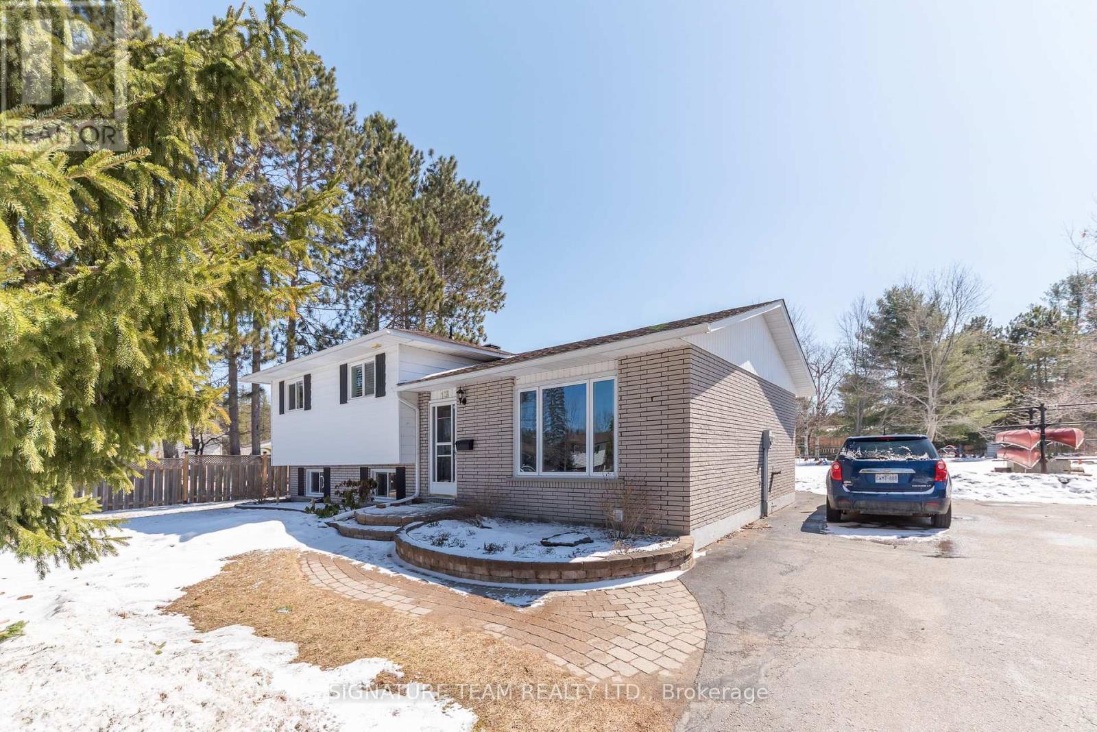 13 Mueller Crescent, Petawawa, Ontario  K8H 3E8 - Photo 35 - X12968866