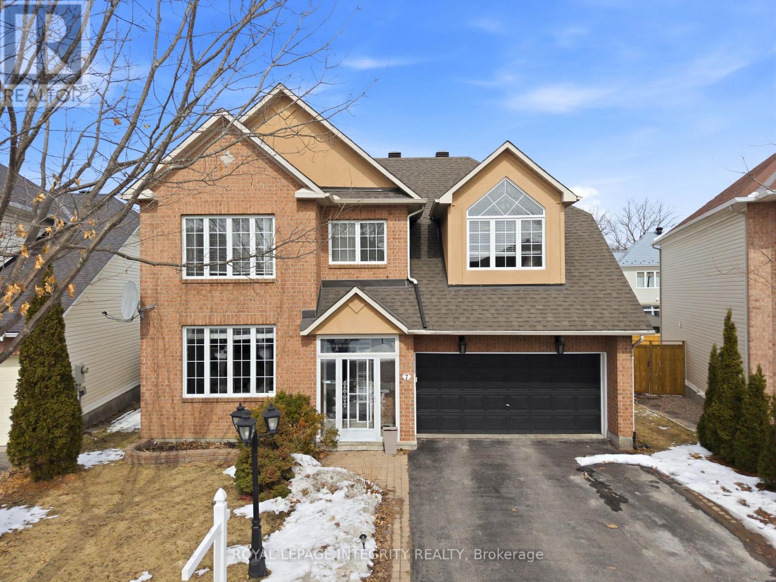 7 LEN LUNNEY CRESCENT, Ottawa, Ontario