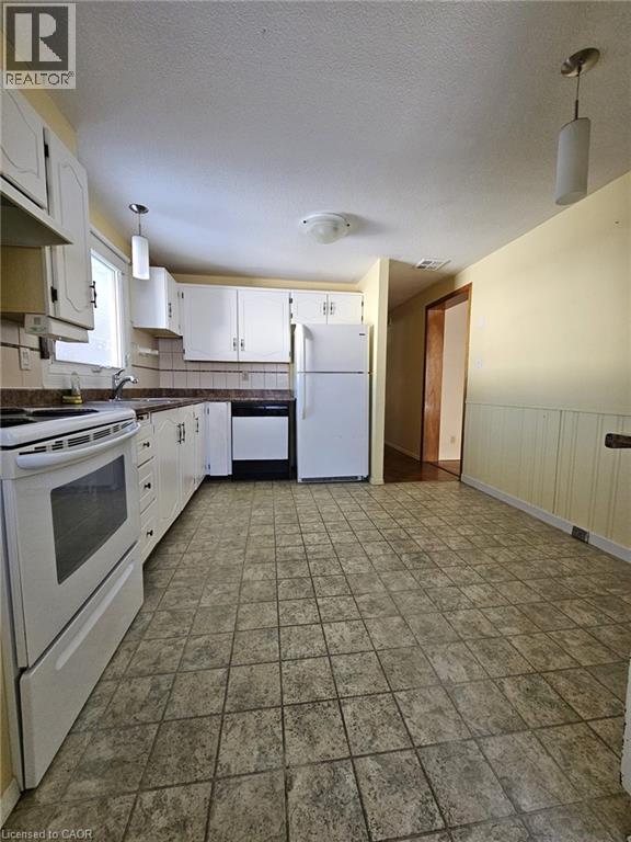 18 Valley Crescent, Elliot Lake, Ontario  P5A 2G6 - Photo 4 - 40818536