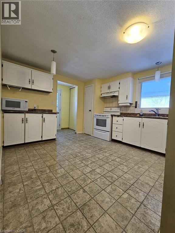 18 Valley Crescent, Elliot Lake, Ontario  P5A 2G6 - Photo 5 - 40818536