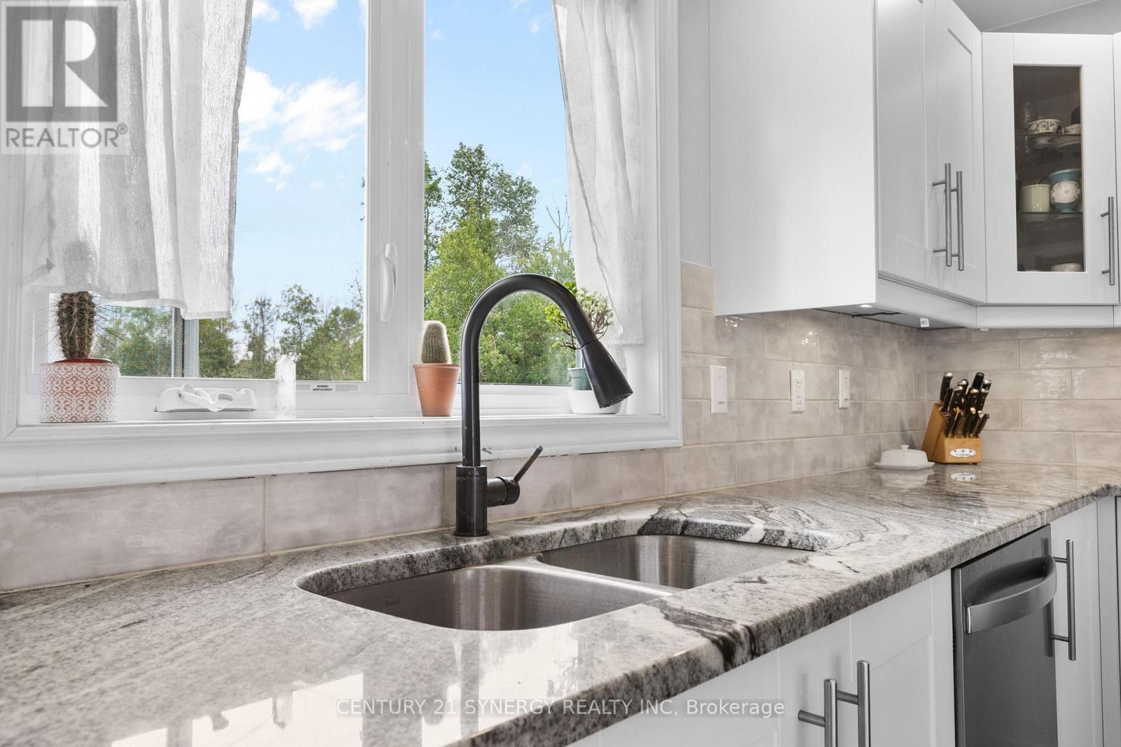 2425 Ferguson Falls Road, Drummond/north Elmsley, Ontario  K0G 1K0 - Photo 12 - X12507004