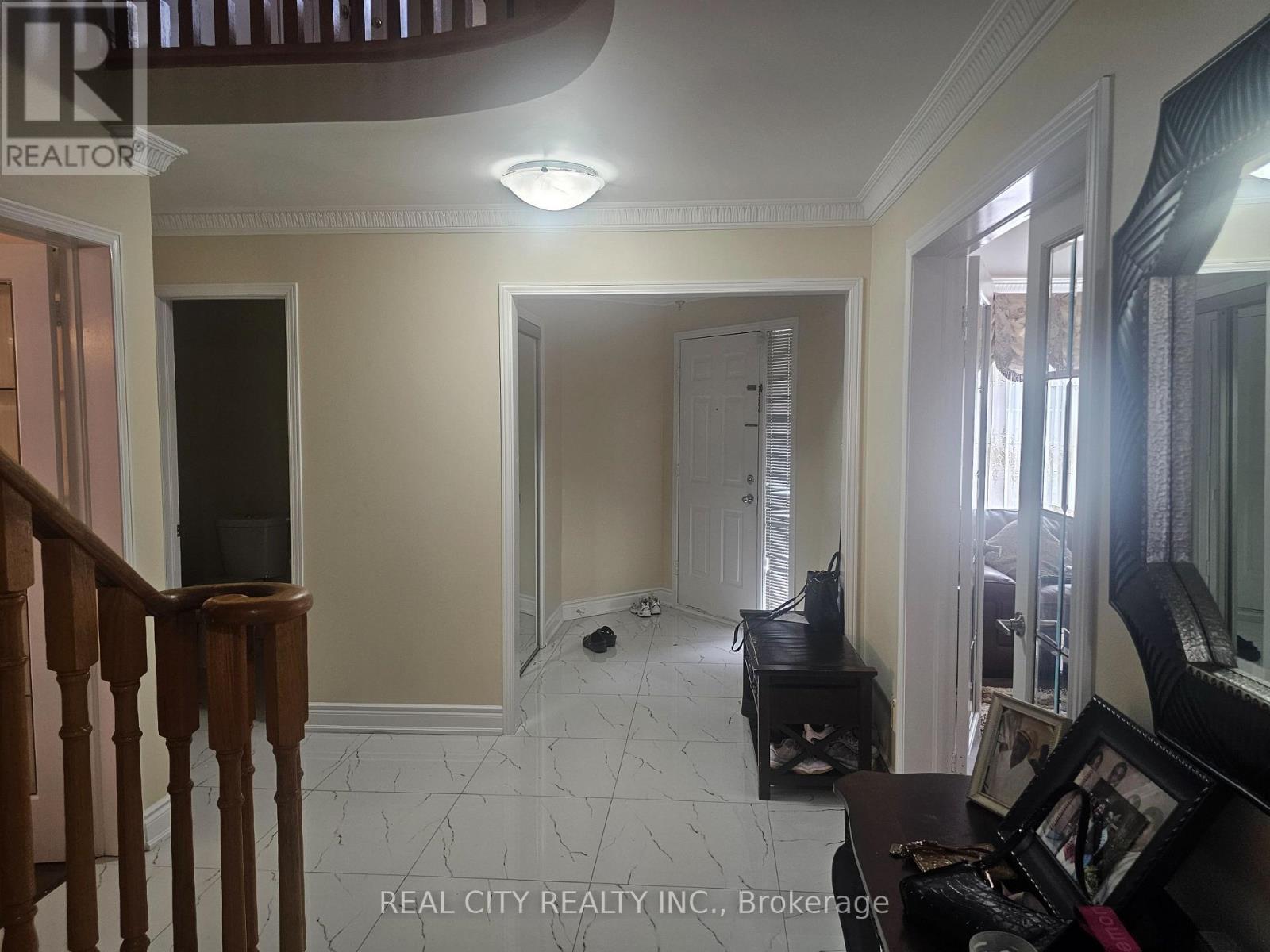 37 Bobcat Street, Brampton, Ontario  L6R 1C8 - Photo 4 - W12937892