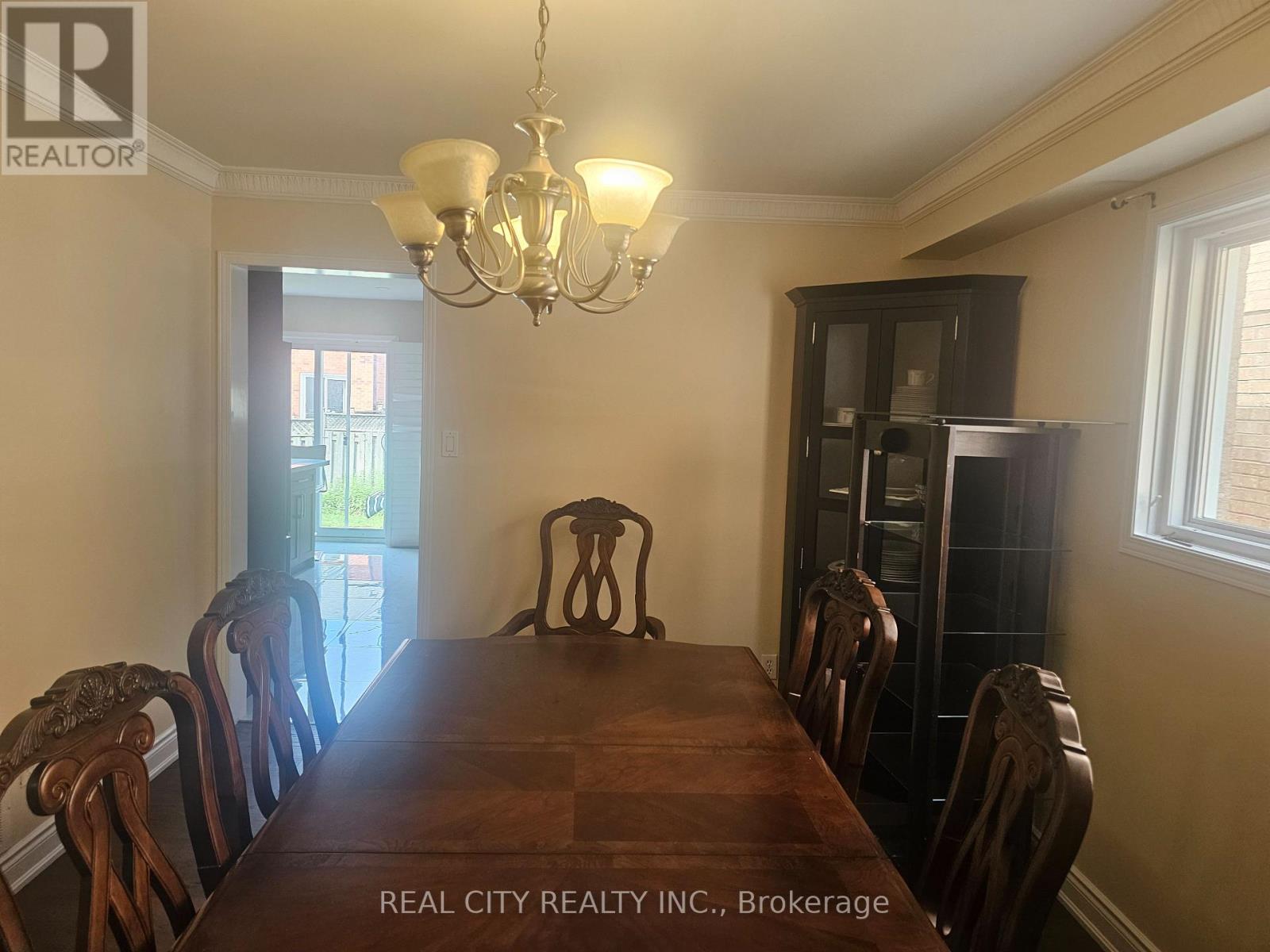 37 Bobcat Street, Brampton, Ontario  L6R 1C8 - Photo 6 - W12937892