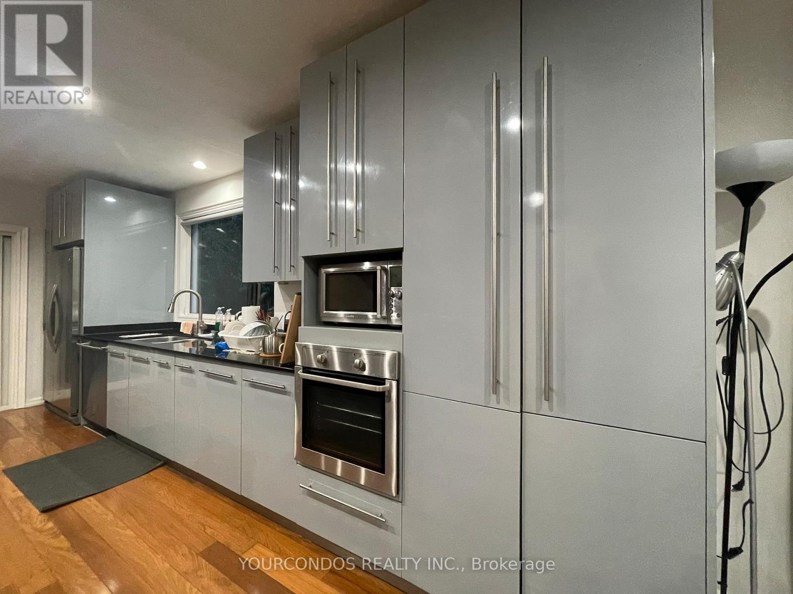 Upper A - 193 Brunswick Avenue, Toronto, Ontario  M5S 2M4 - Photo 7 - C12903848