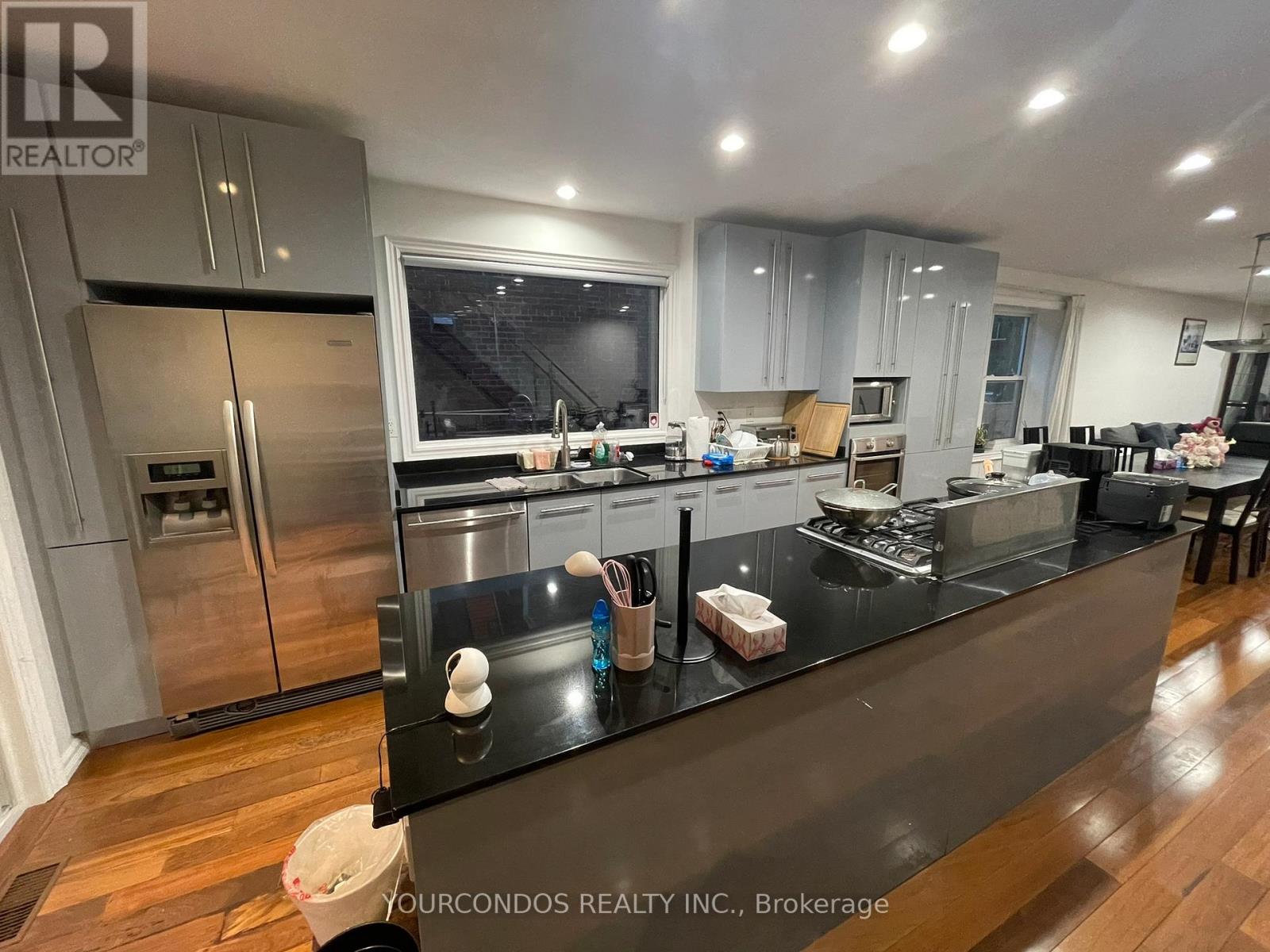 Upper A - 193 Brunswick Avenue, Toronto, Ontario  M5S 2M4 - Photo 8 - C12903848