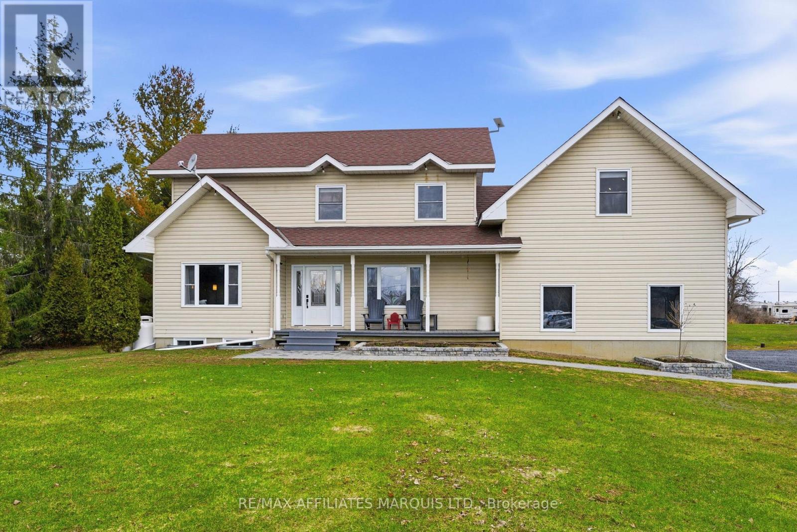 14229 County Road 2 Road, South Stormont, Ontario  K0C 1M0 - Photo 1 - X12968886