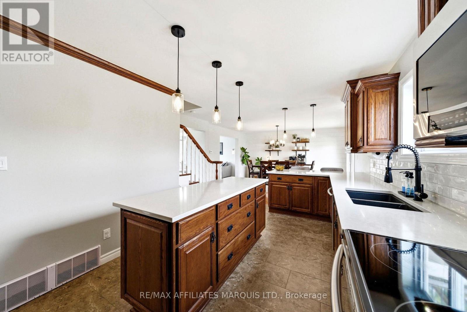 14229 County Road 2 Road, South Stormont, Ontario  K0C 1M0 - Photo 17 - X12968886