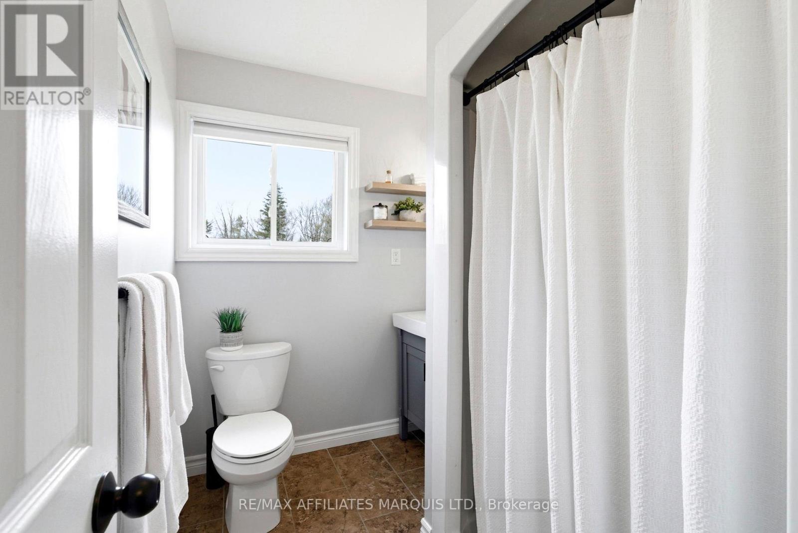 14229 County Road 2 Road, South Stormont, Ontario  K0C 1M0 - Photo 18 - X12968886