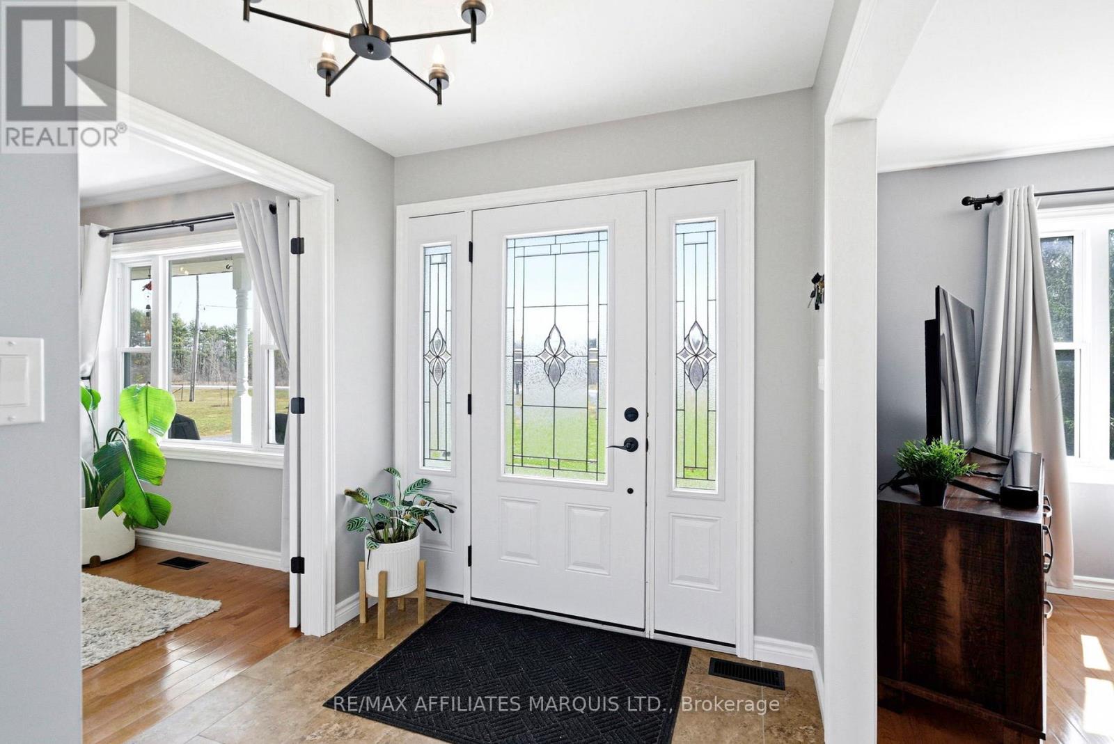 14229 County Road 2 Road, South Stormont, Ontario  K0C 1M0 - Photo 4 - X12968886