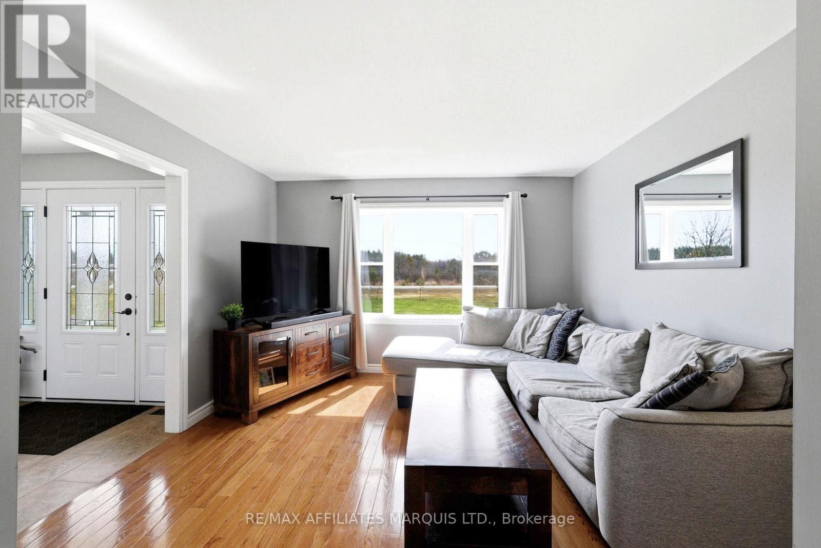 14229 County Road 2 Road, South Stormont, Ontario  K0C 1M0 - Photo 6 - X12968886