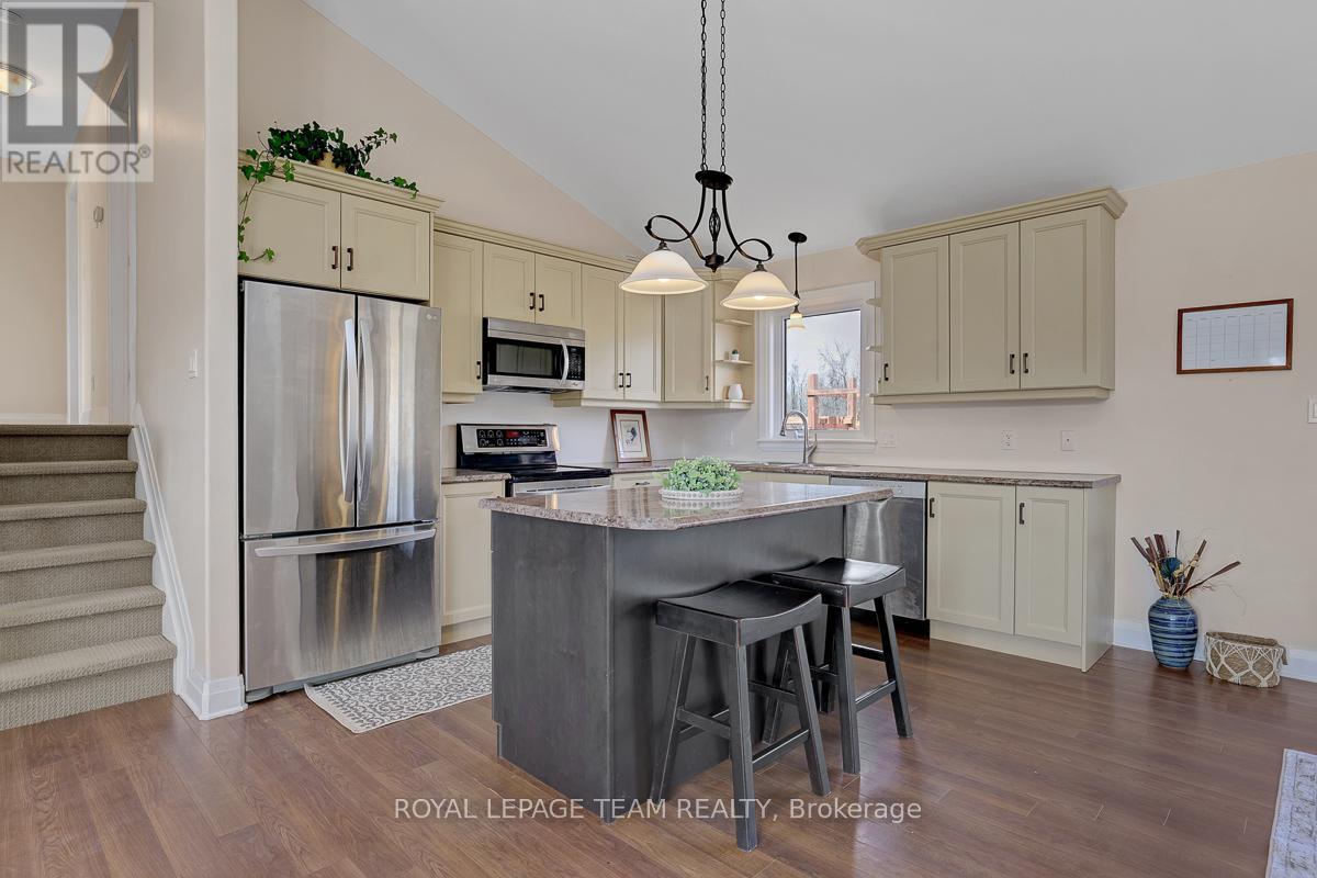 420 Hyndman Road, Edwardsburgh/cardinal, Ontario  K0E 1X0 - Photo 13 - X12968784