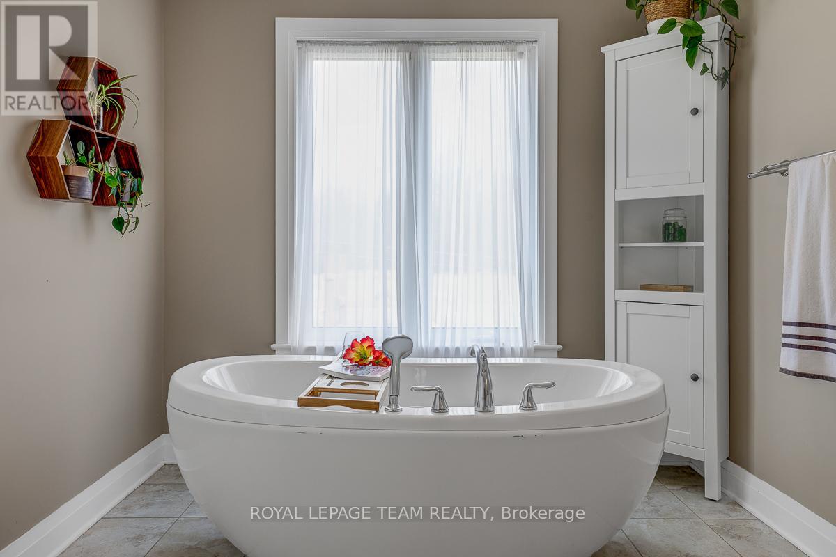 420 Hyndman Road, Edwardsburgh/cardinal, Ontario  K0E 1X0 - Photo 21 - X12968784