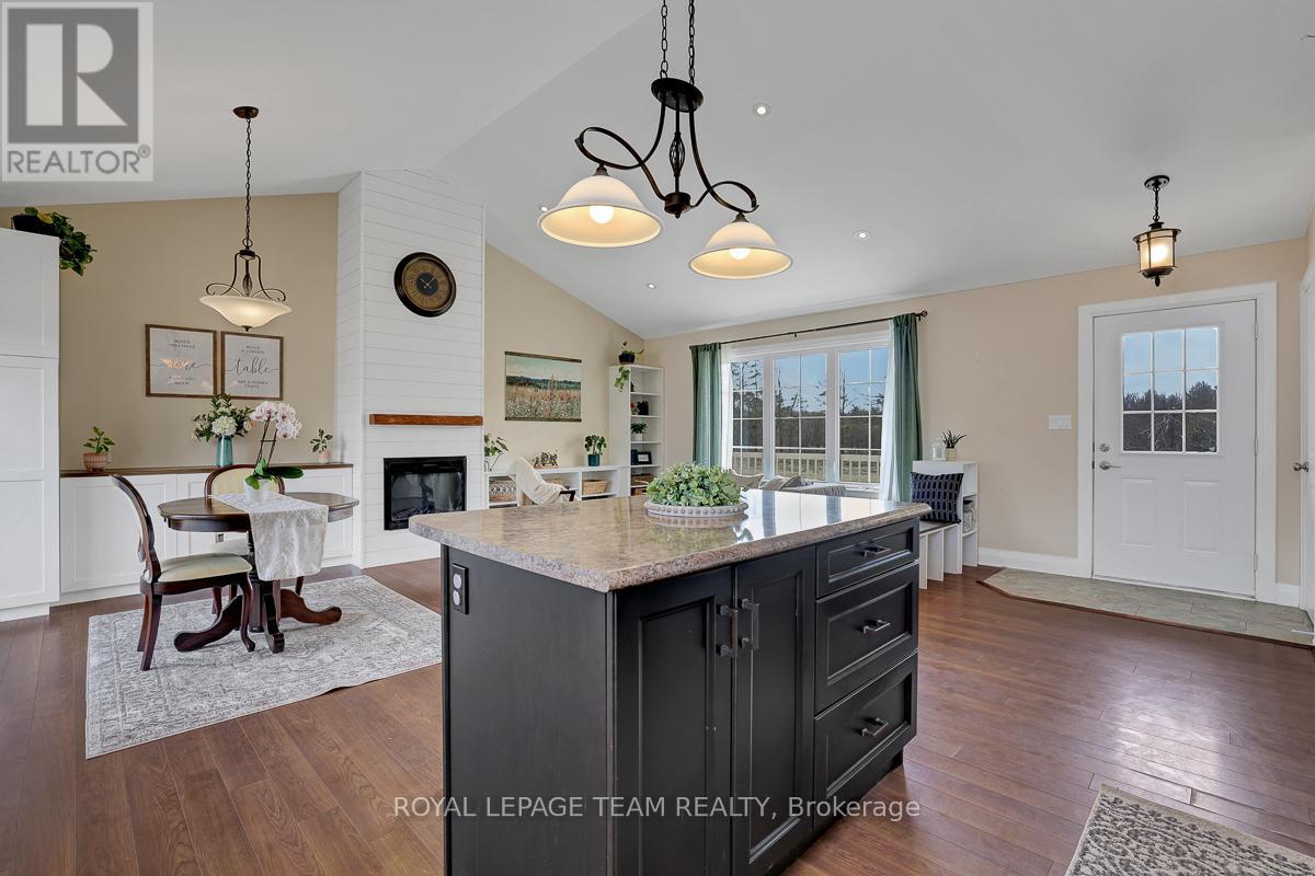 420 Hyndman Road, Edwardsburgh/cardinal, Ontario  K0E 1X0 - Photo 3 - X12968784