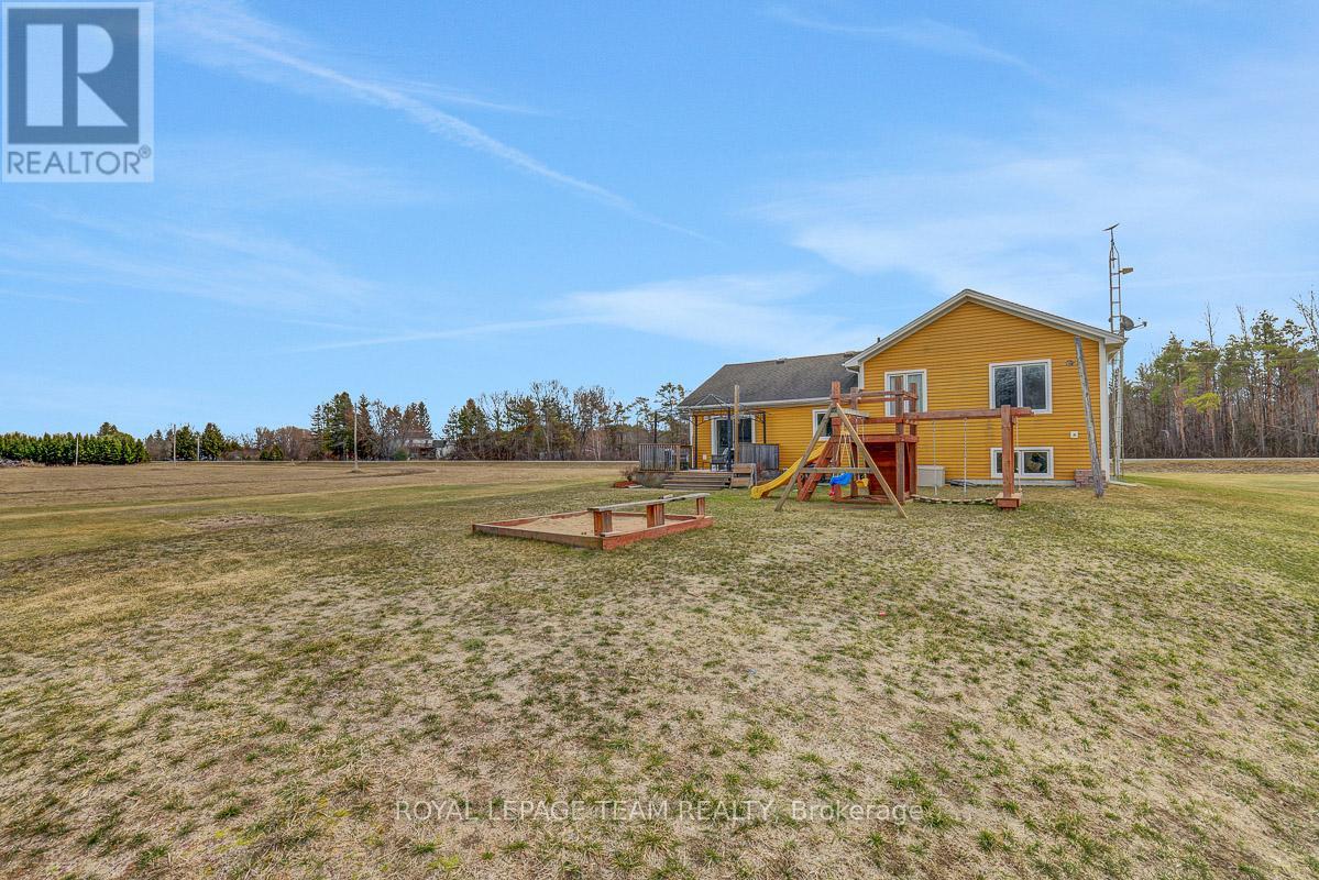 420 Hyndman Road, Edwardsburgh/cardinal, Ontario  K0E 1X0 - Photo 32 - X12968784