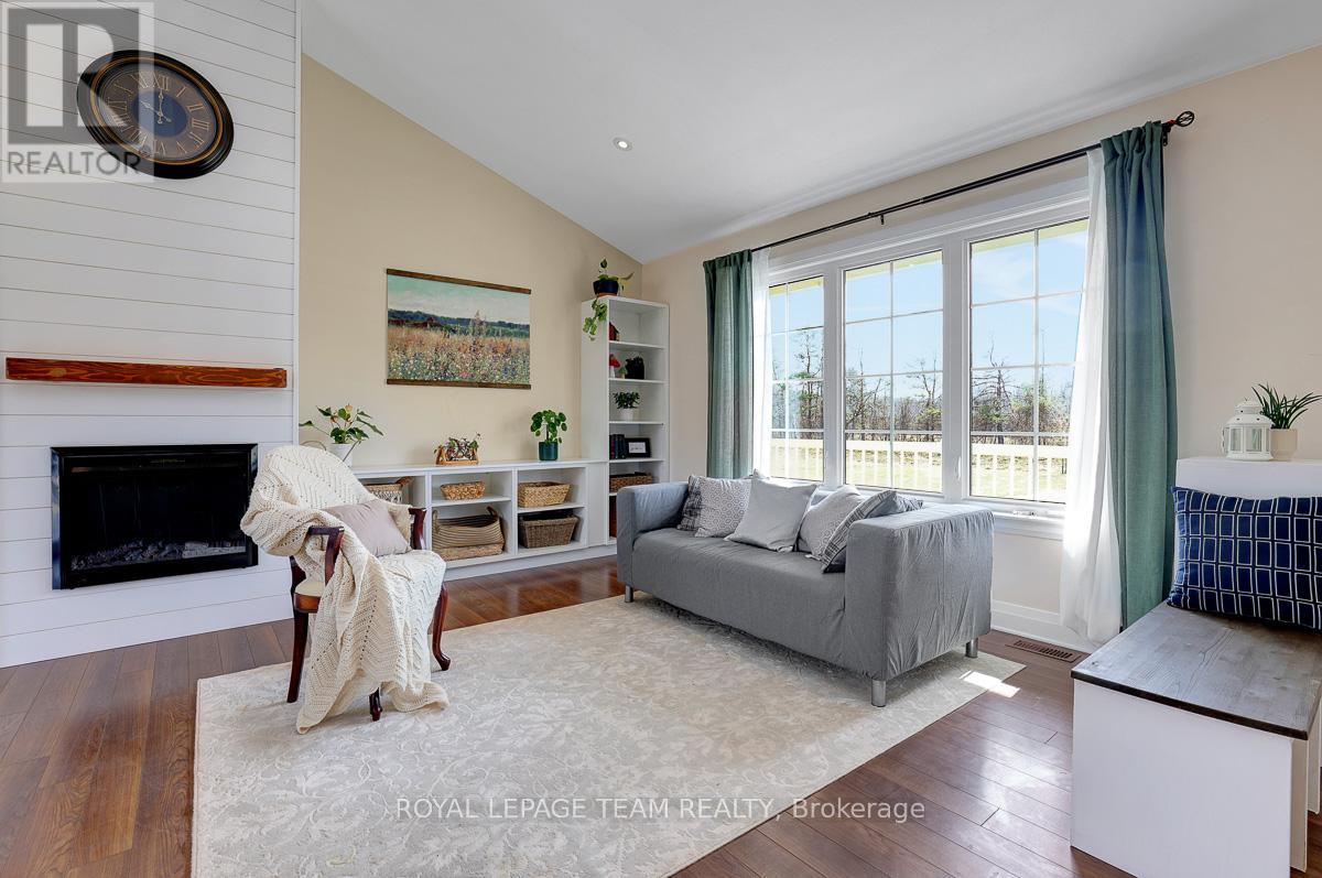 420 Hyndman Road, Edwardsburgh/cardinal, Ontario  K0E 1X0 - Photo 5 - X12968784