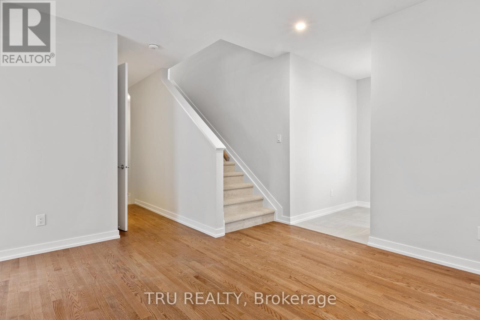 75 Hackamore Crescent, Ottawa, Ontario  K0A 2Z0 - Photo 7 - X12968854