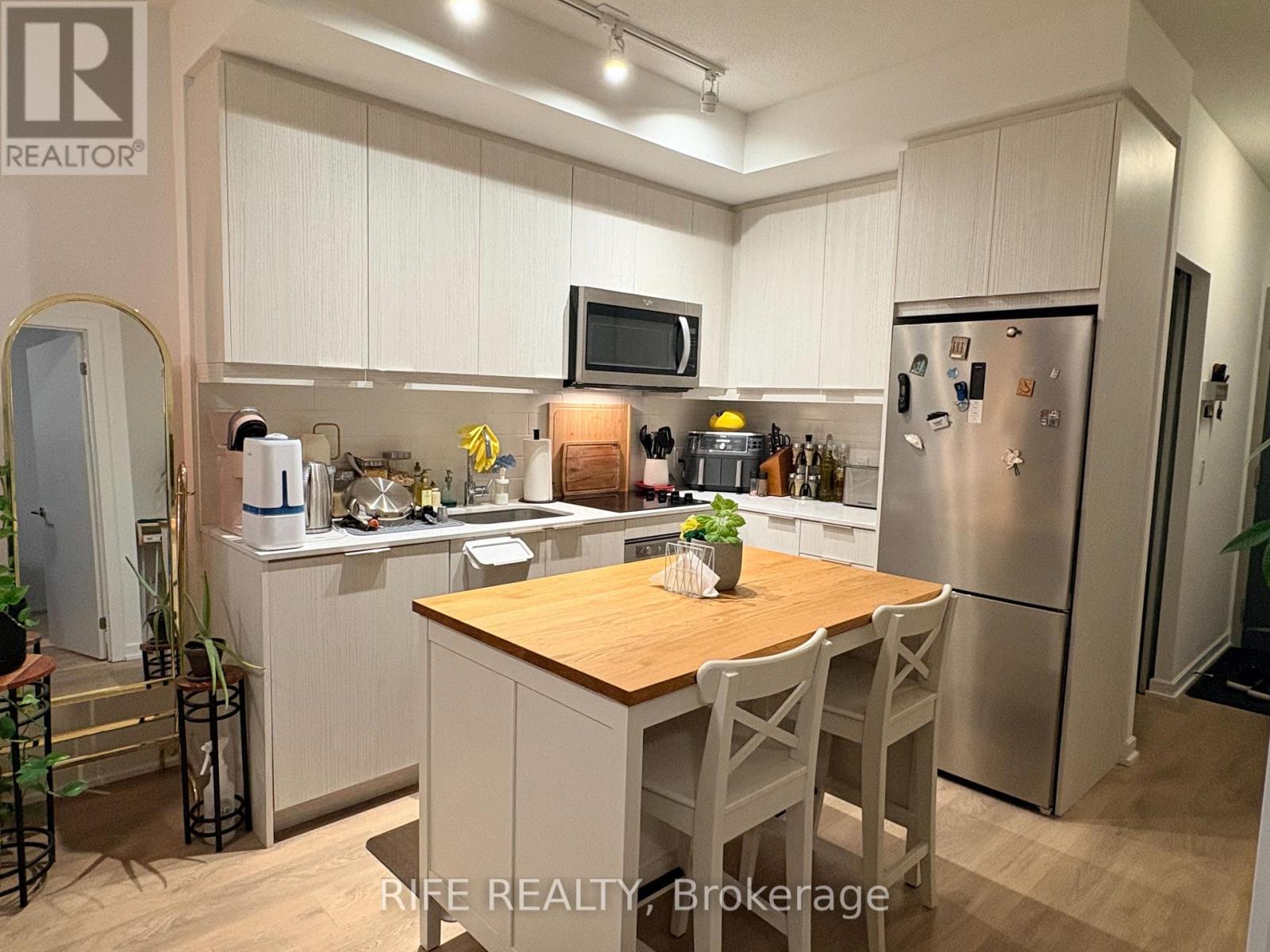 710 - 36 Forest Manor Road, Toronto, Ontario  M2J 0H3 - Photo 4 - C12968816