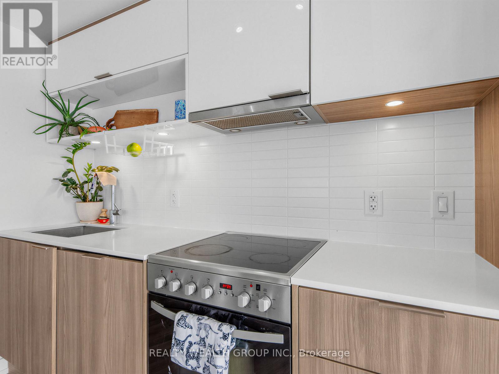 159 Wellesley Street E, Toronto, Ontario M4Y 1J4 - Photo 13 - C12968874