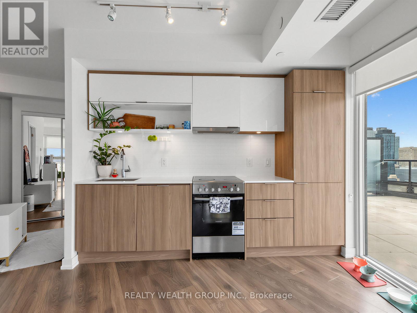 159 Wellesley Street E, Toronto, Ontario M4Y 1J4 - Photo 14 - C12968874