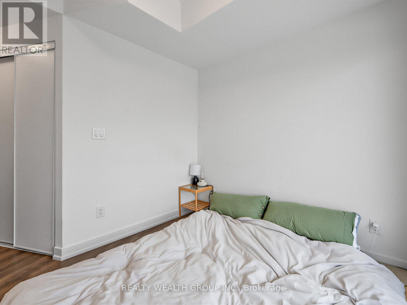 159 Wellesley Street E, Toronto, Ontario M4Y 1J4 - Photo 18 - C12968874