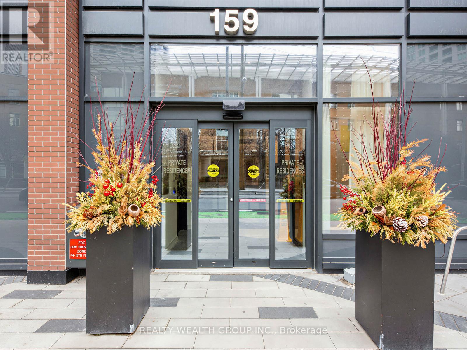 159 Wellesley Street E, Toronto, Ontario M4Y 1J4 - Photo 2 - C12968874